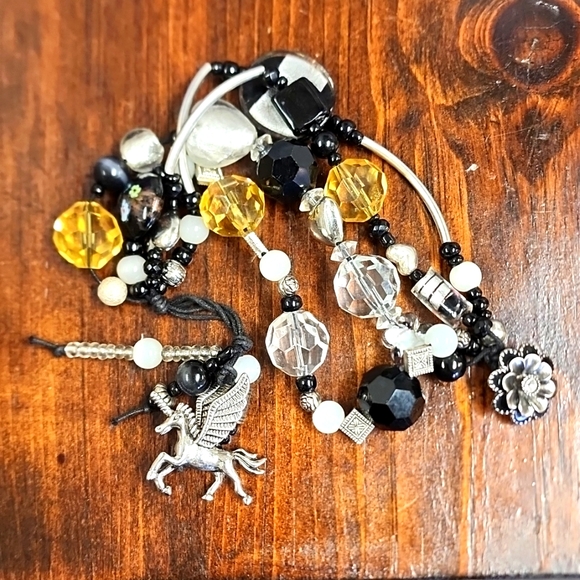 Chunky Pegasus glass bead galore super loaded in new condition ✨️ - Picture 1 of 5